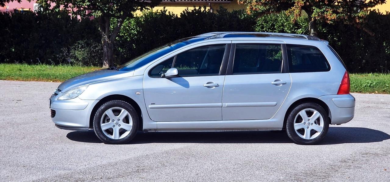 Peugeot 307 2.0 16V HDi TETTO PANO OK NEOPATENT