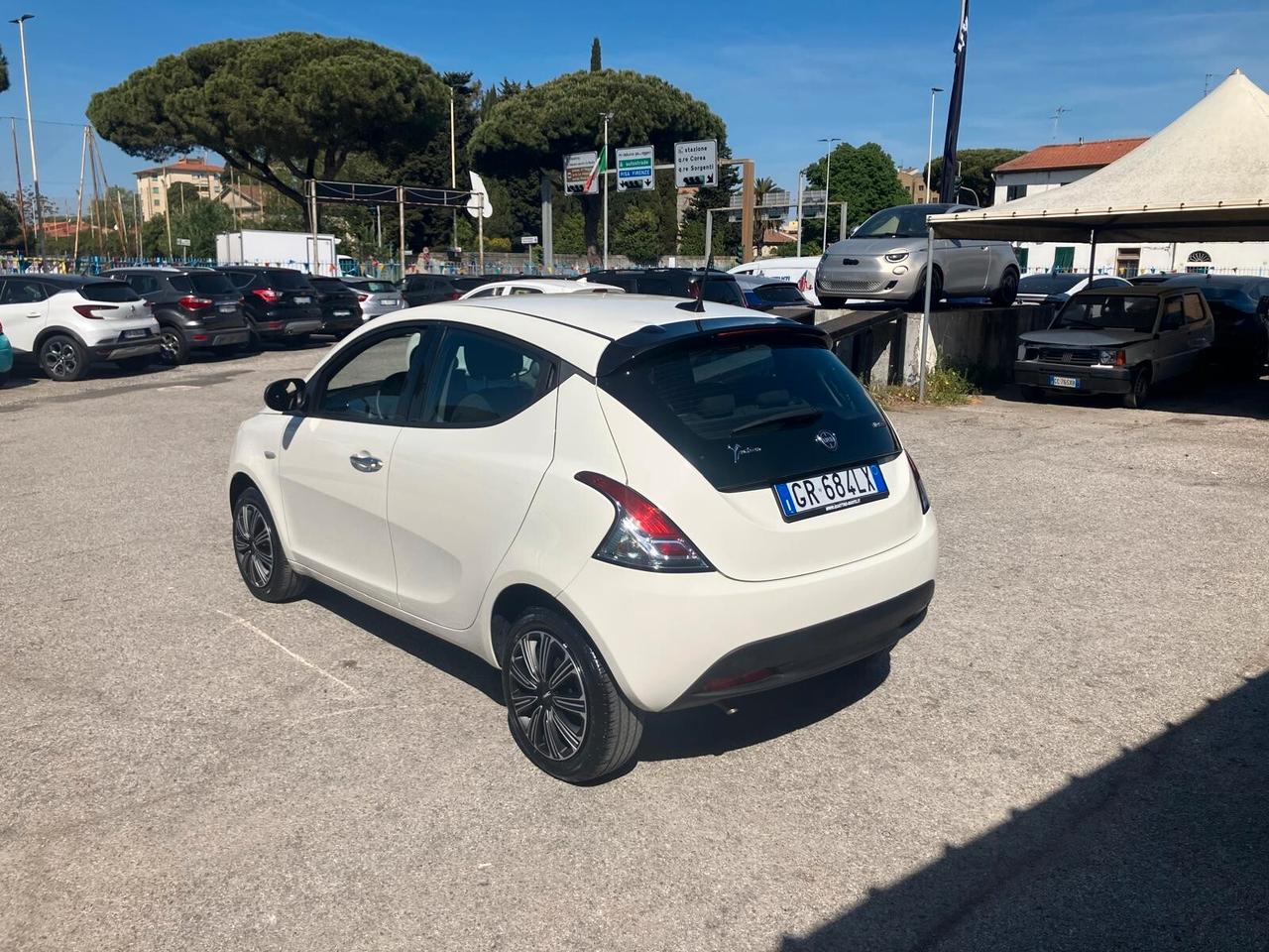 LANCIA YPSILON 1.0 70cv 5 Porte S&S Hybrid Silver Plus