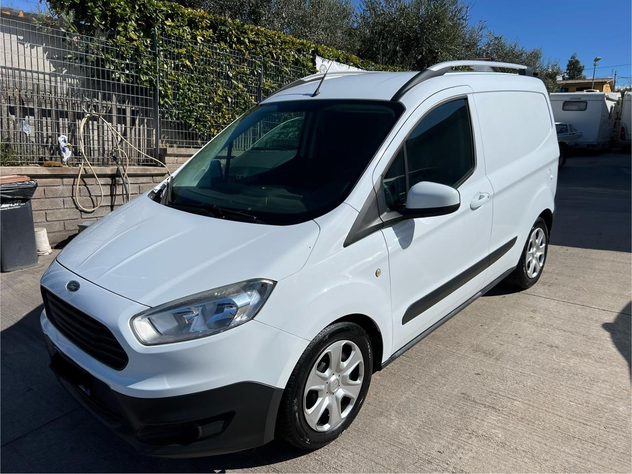 Ford Transit Courier Transit Courier 1.5 TDCi 75CV Van Trend