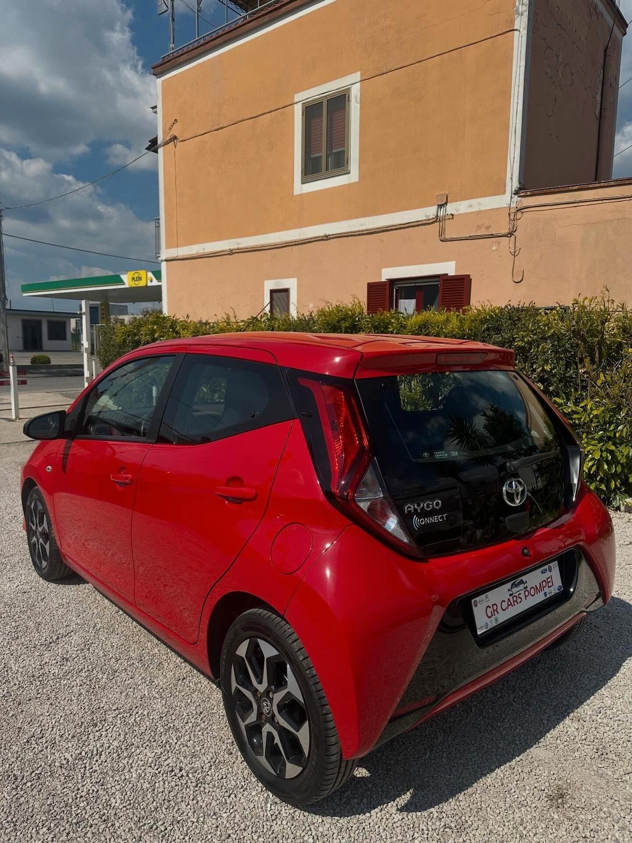 Toyota Aygo Connect 1.0 VVT-i 72 CV 5 porte x-clusiv