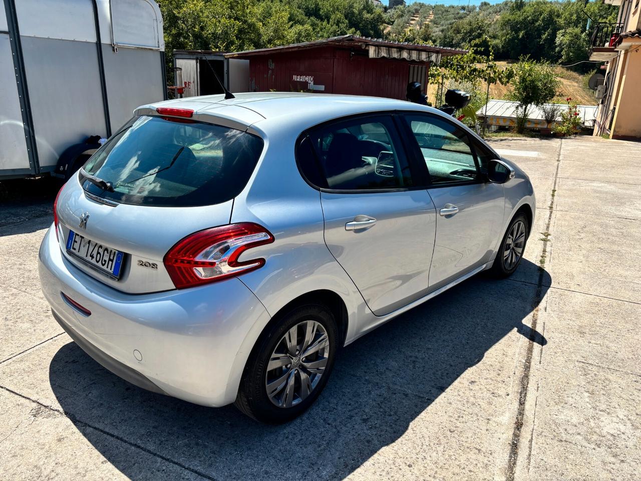 Peugeot 208 1.4 HDi 68 CV 5 porte Allure