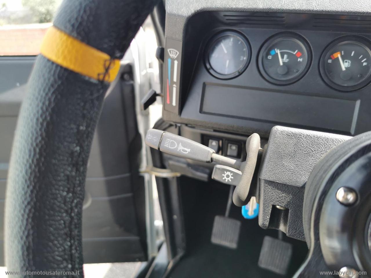LAND ROVER Defender 90 2.5 Td5 Soft-Top