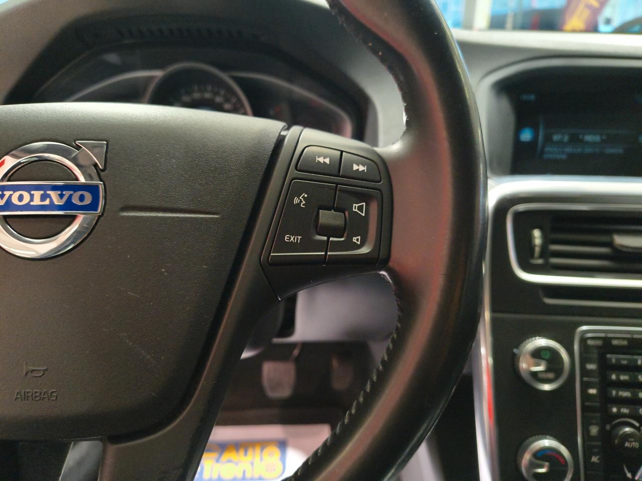 Volvo V60 D2 R-design Momentum 139.000km