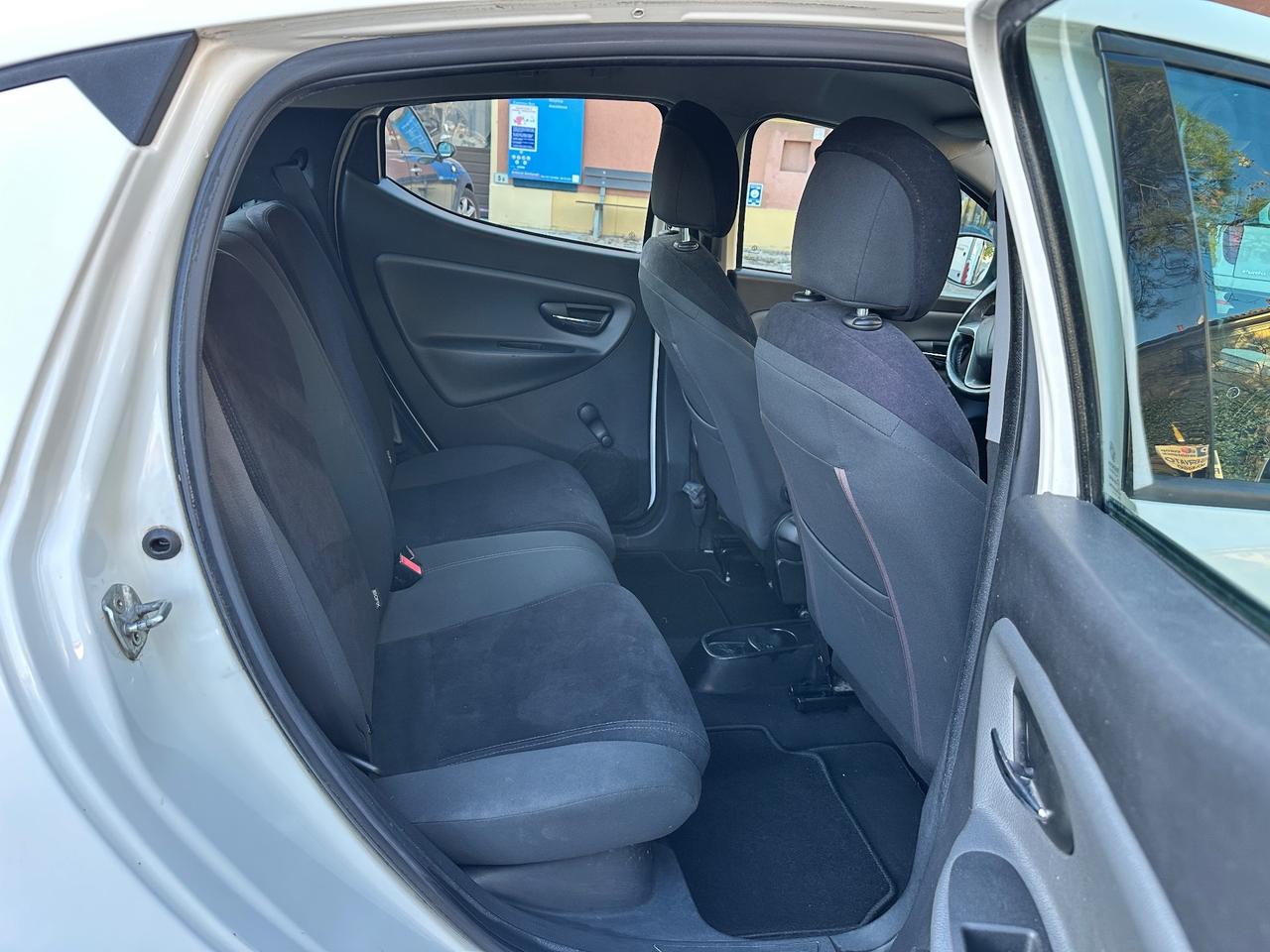 Lancia Ypsilon 1.2 69 CV 5 porte S&S Platinum