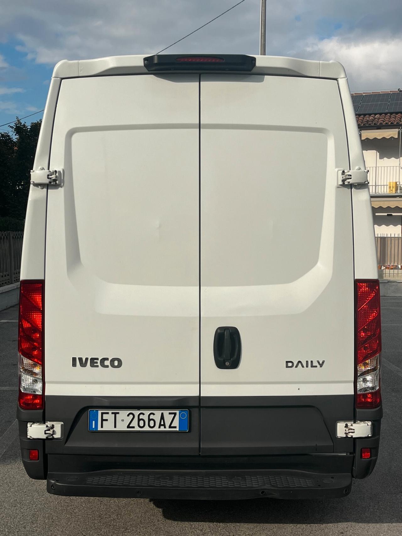 Iveco Daily 2.3 Diesel HKa 35 S V Radstand