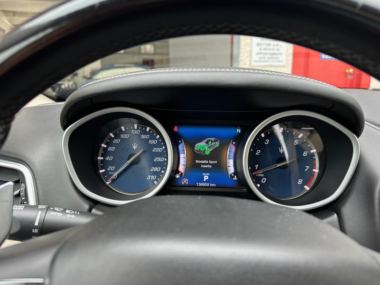 Maserati Ghibli V6 S Q4 tetto