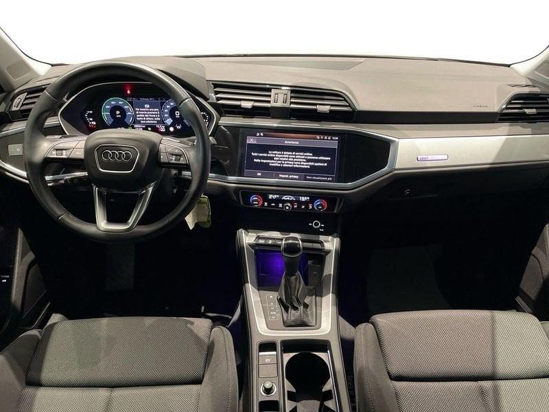 Audi Q3 45 1.4 tfsi e Business s-tronic