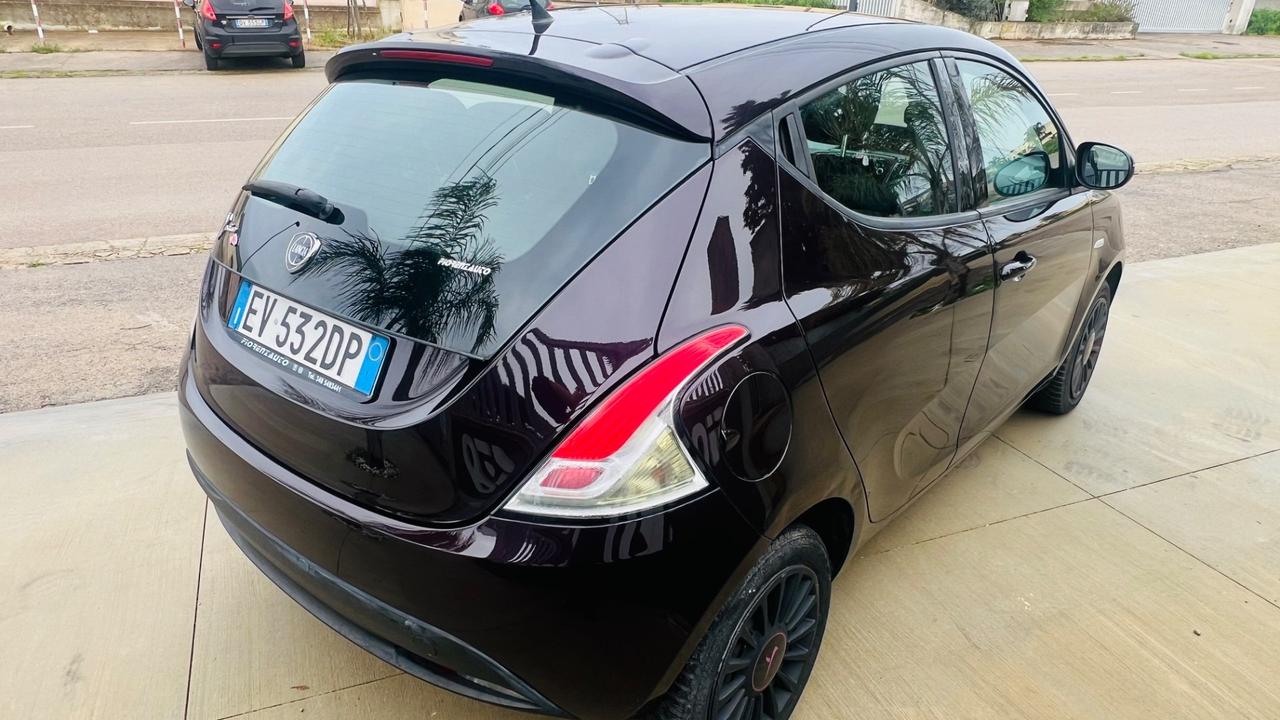 Lancia Ypsilon 1.2 69 CV 5 porte GPL Ecochic Elefantino