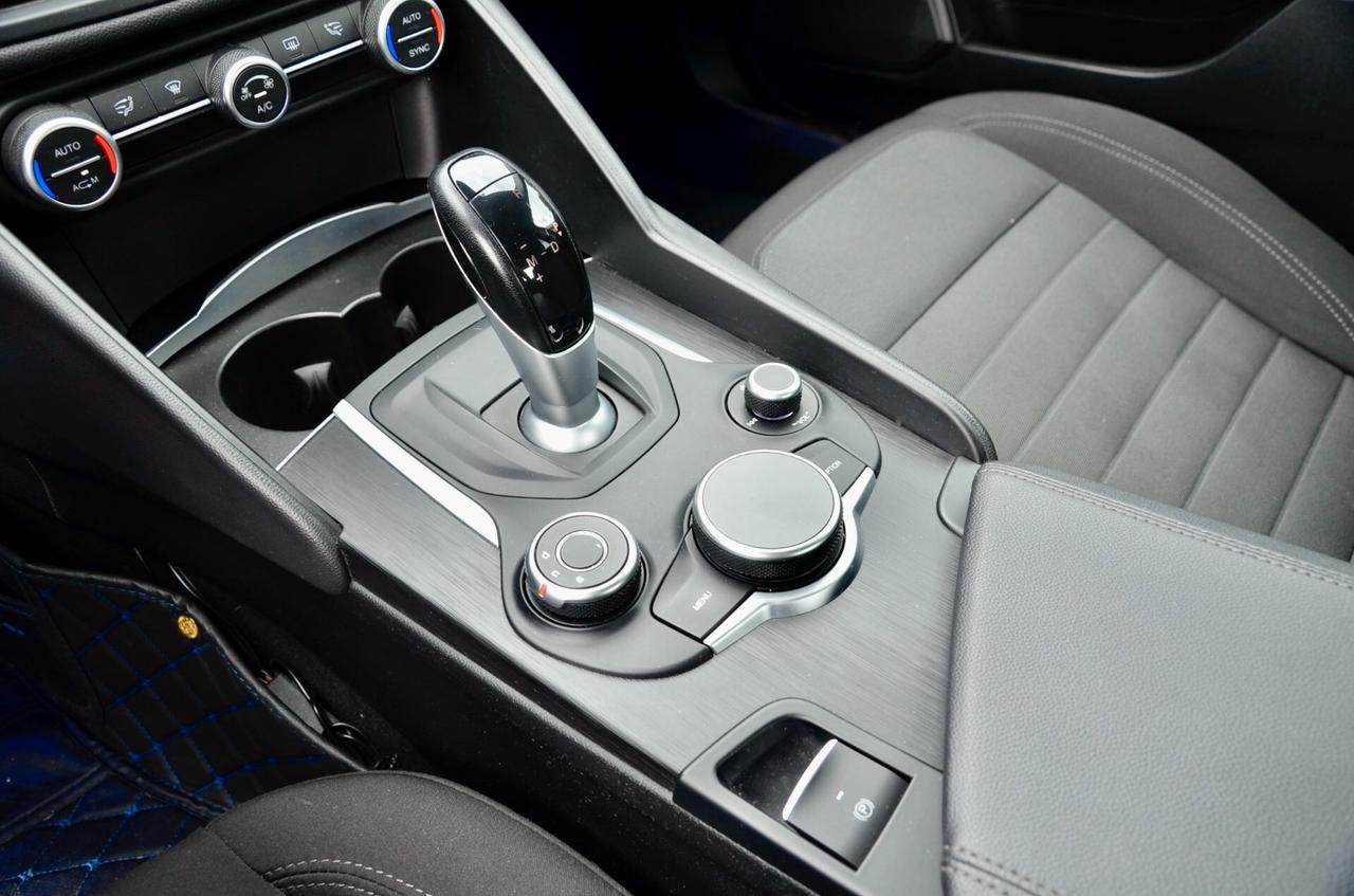 ALFA ROMEO GIULIA 2.2 BUSINESS 150cv AUTO, UFF ITALIANA, EURO 6B, NAVI, 18", PERMUTE