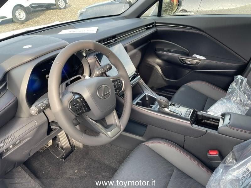 Lexus LBX Hybrid Emotion