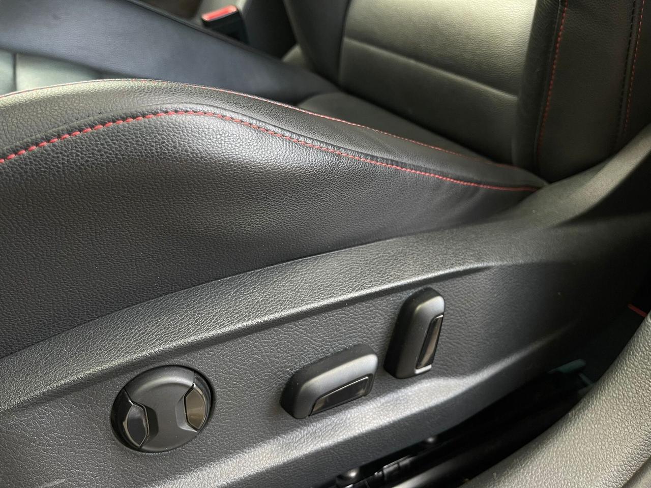 Volkswagen Golf GTI 230 CV Performance 2.0 TSI DSG 5p.