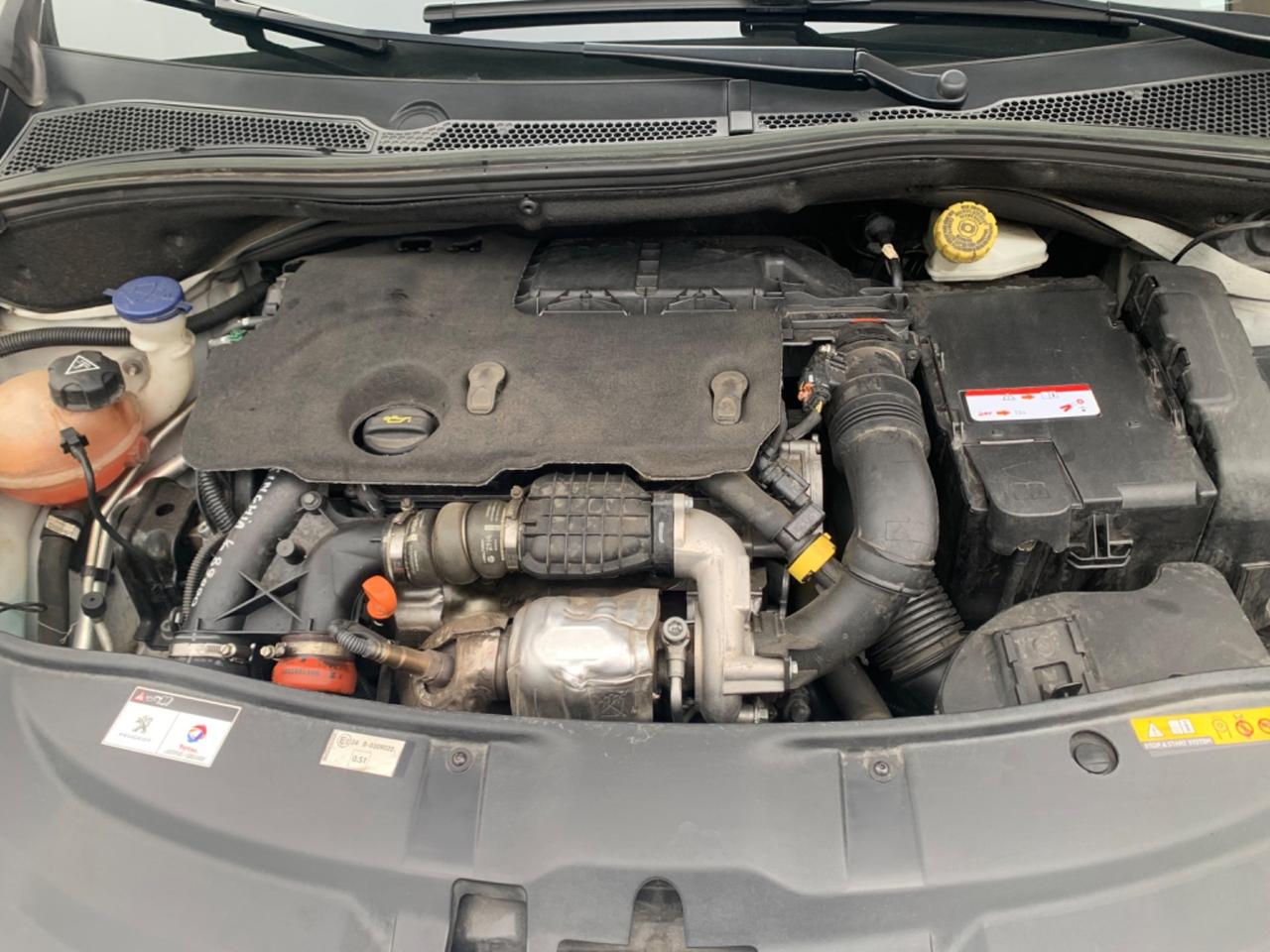 Peugeot 2008 1.6 e-HDi 92 CV Stop&Start Allure