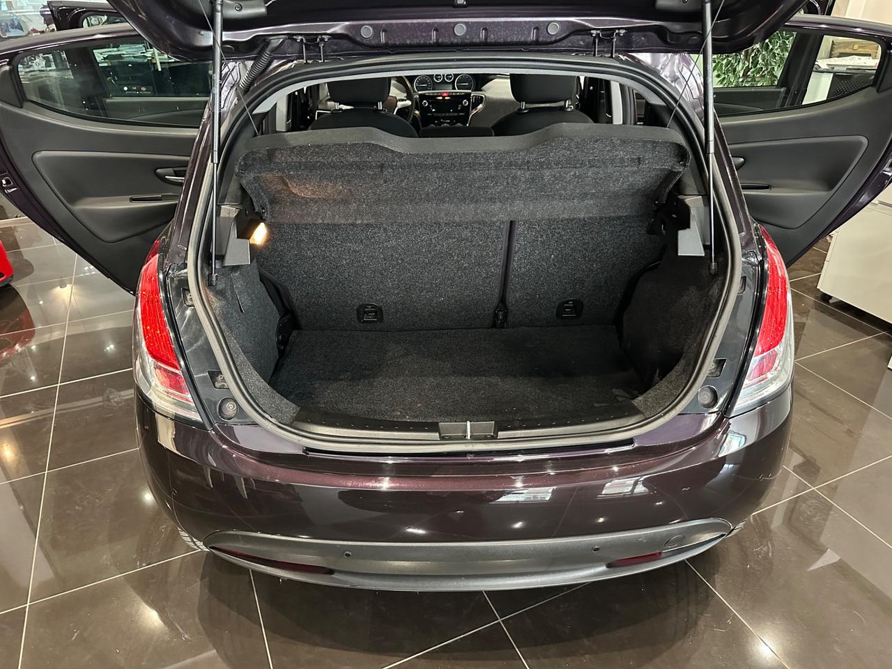 Lancia Ypsilon 1.2 69 CV 5 porte GPL Ecochic Elefantino