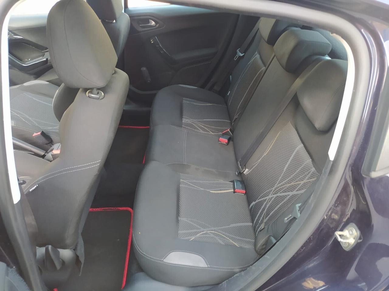Peugeot 208 1.0Active offerta del mese