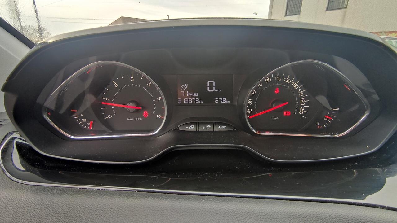 Peugeot 208 1.4 HDi 50KW 68CV 3 porte Allure NEOPATENTATI - 2014