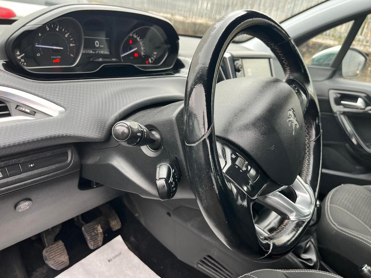 Peugeot 208 PureTech 82 5p. GPL Allure