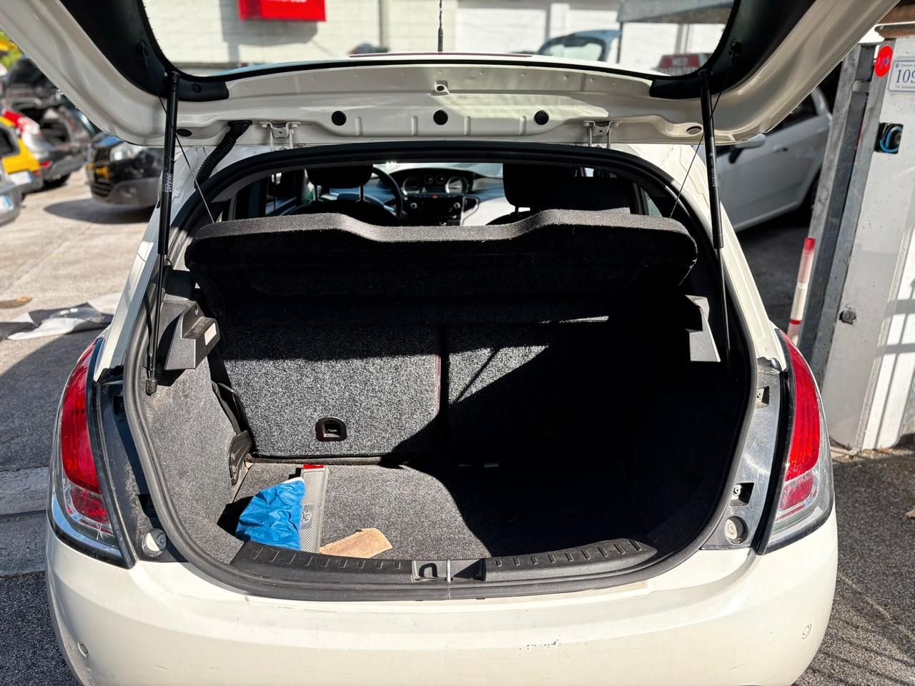 Lancia Ypsilon 1.2 69 CV 5 porte Gold