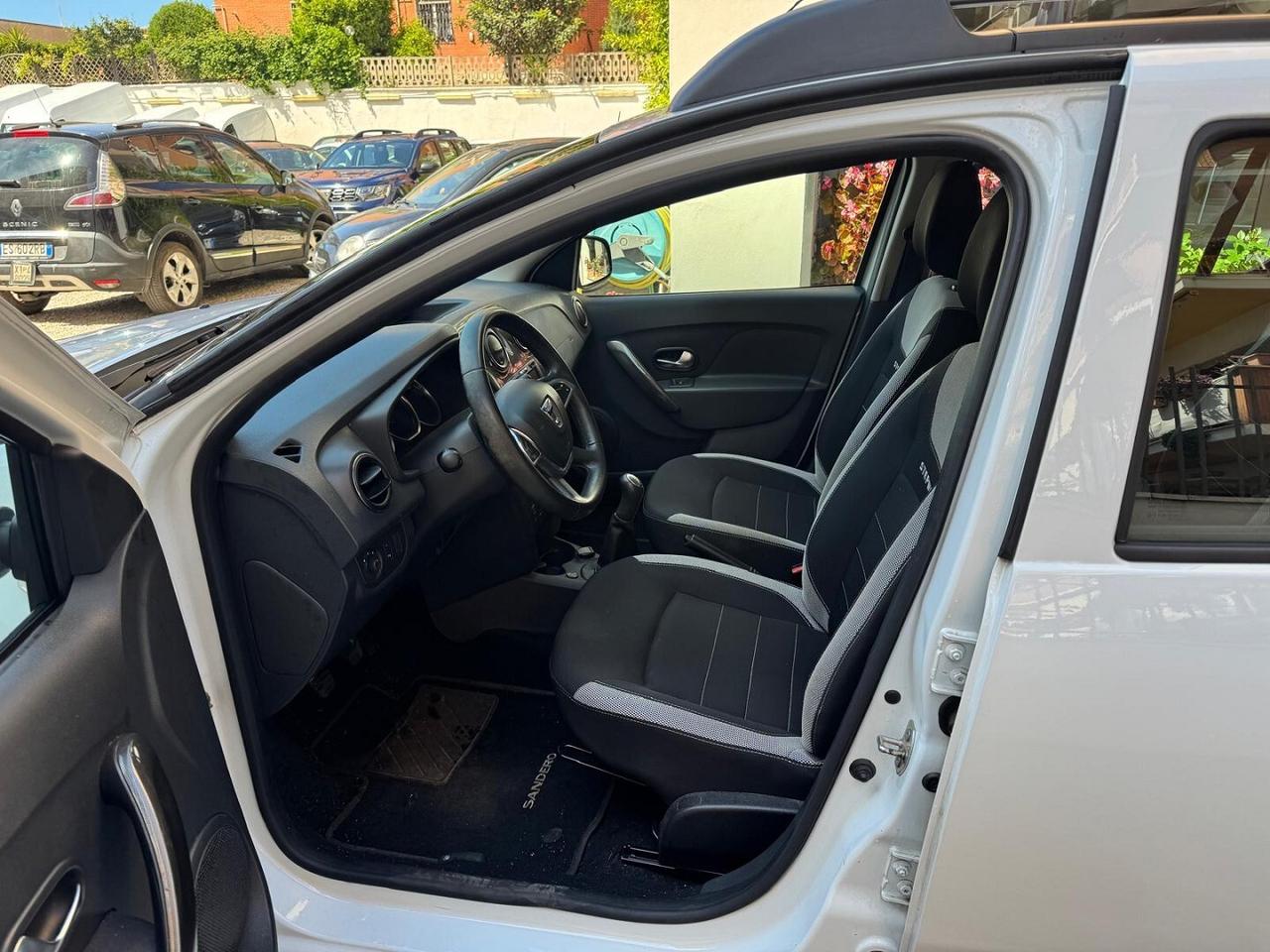 DACIA Sandero Stepway 1.0 TCe 100CV ECO-G 15th Ann