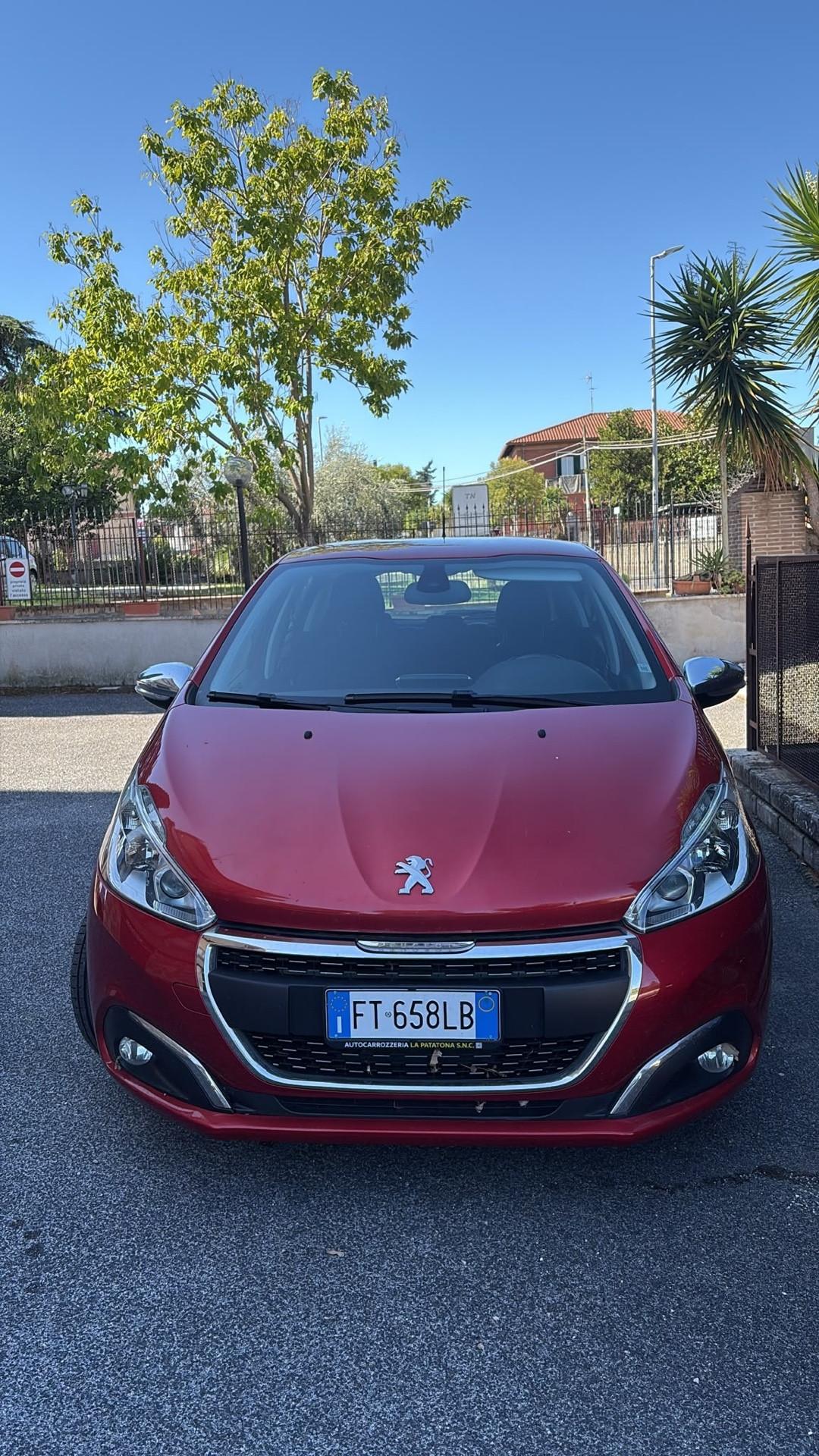 Peugeot 208 PureTech 82 - FULL OPT