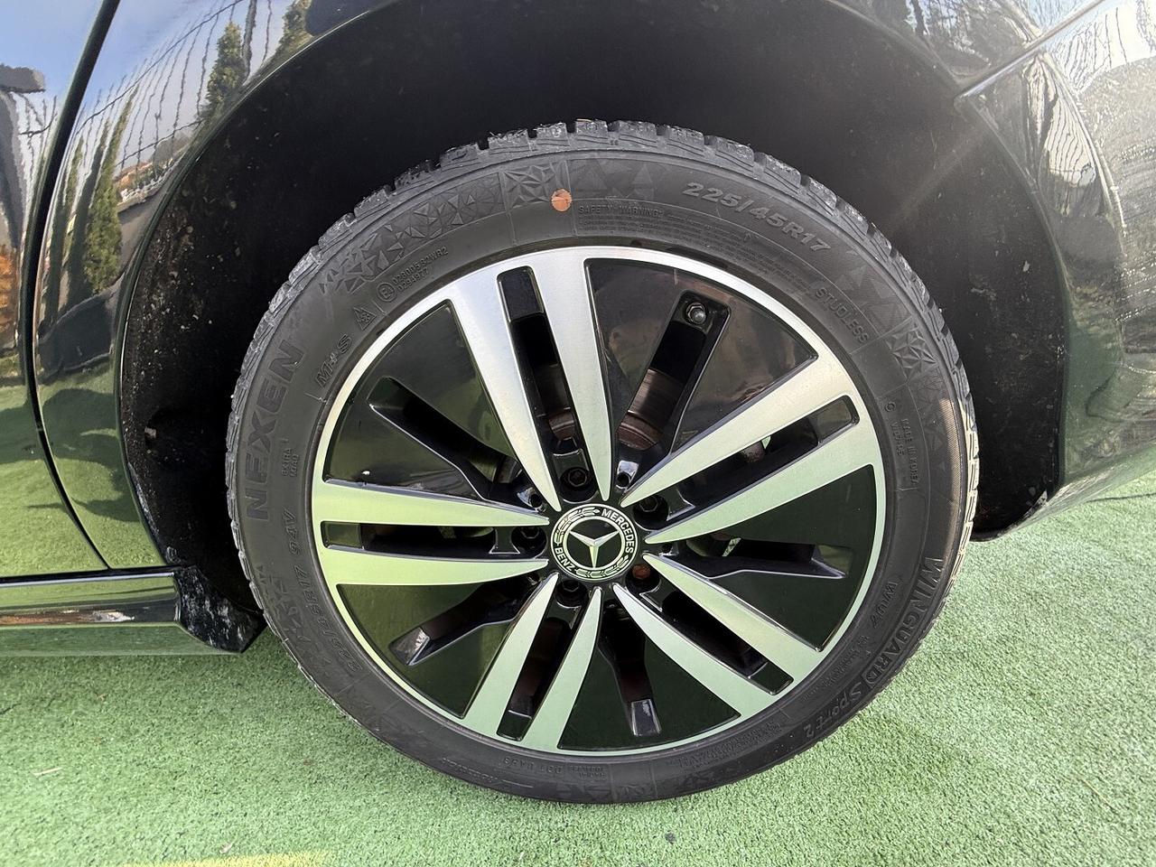 MERCEDES CLASSE B 180D