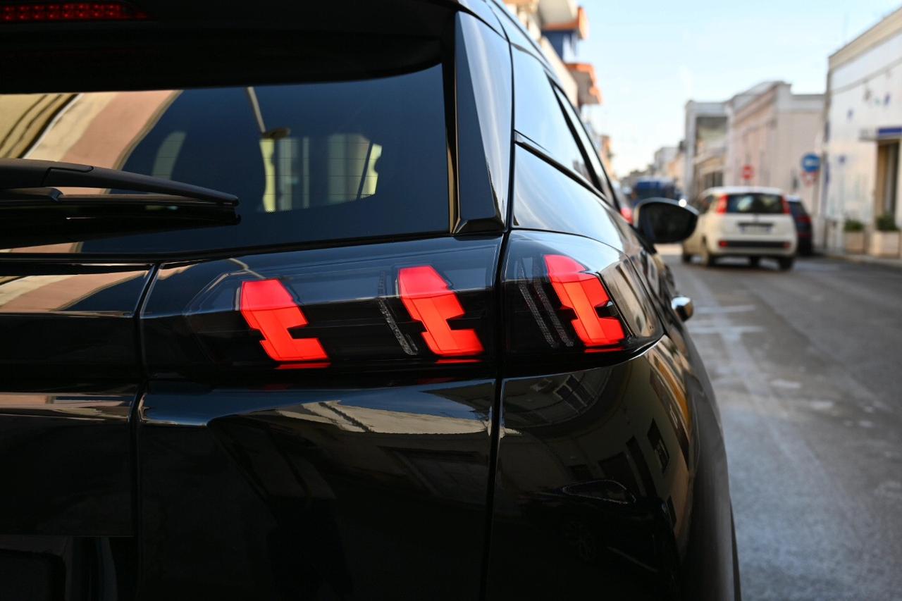 Peugeot 2008 BlueHDi 130 S&S EAT8 Allure