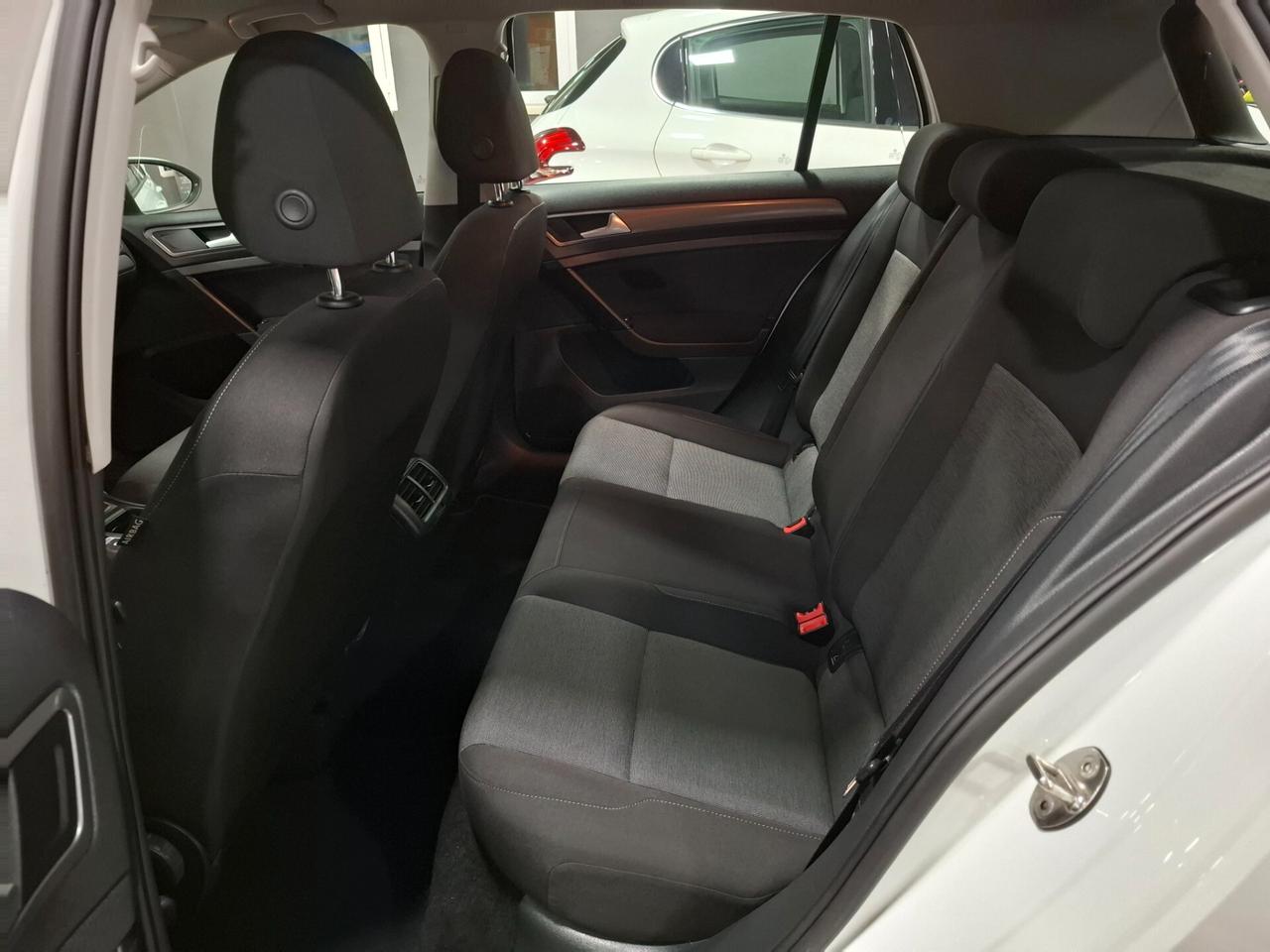 Volkswagen Golf 7 1.2 benzina Neopatentato