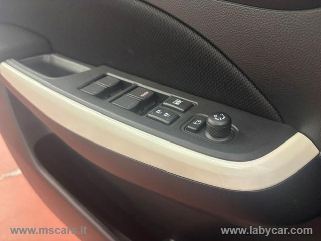 SUZUKI Swift 1.2 Hybrid 4WD AllGrip Top