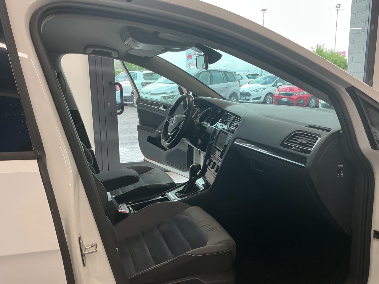 Volkswagen Golf 1.6 Diesel Automatica Neopatentati