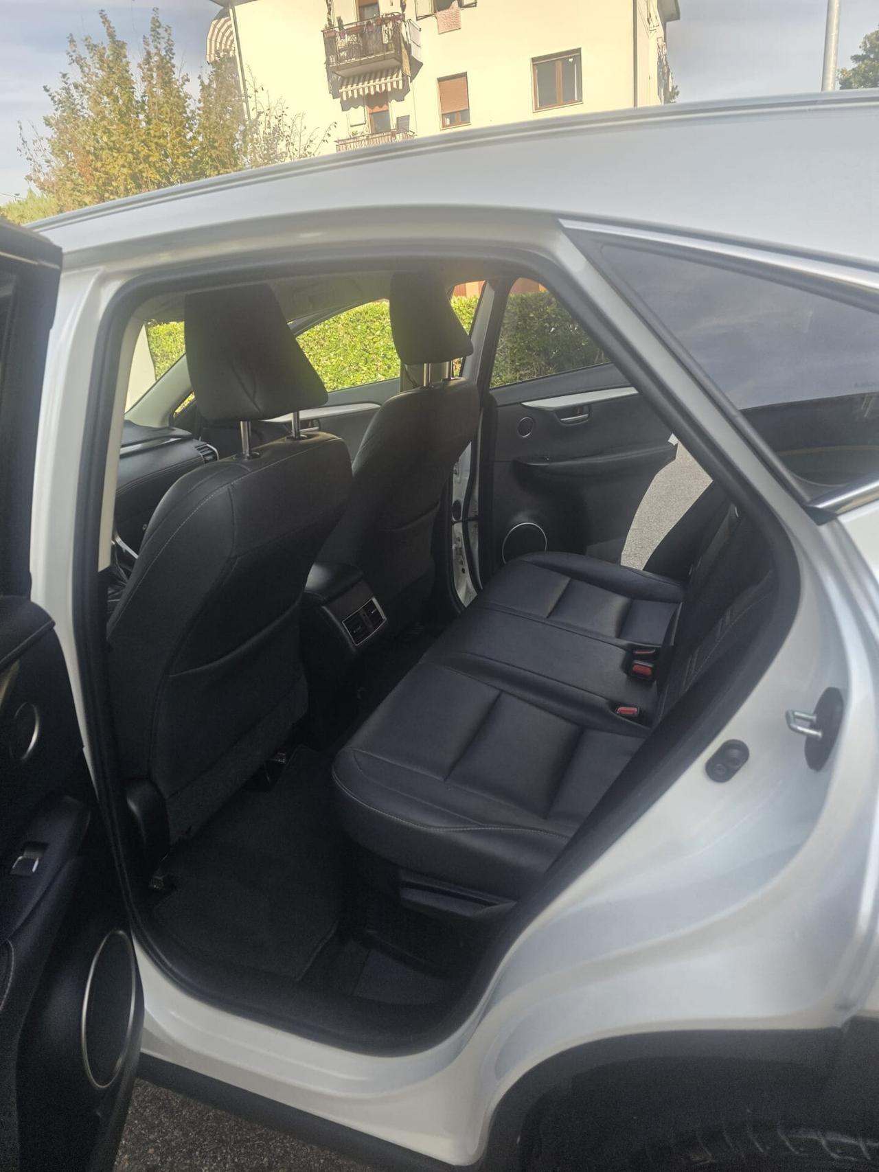 Lexus NX 300h Hybrid 4WD Premium
