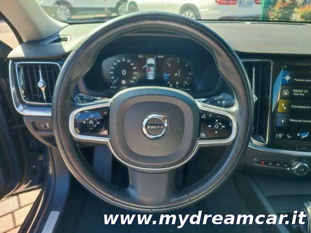 VOLVO V60 B4 (d) Geartronic Momentum Business Pro