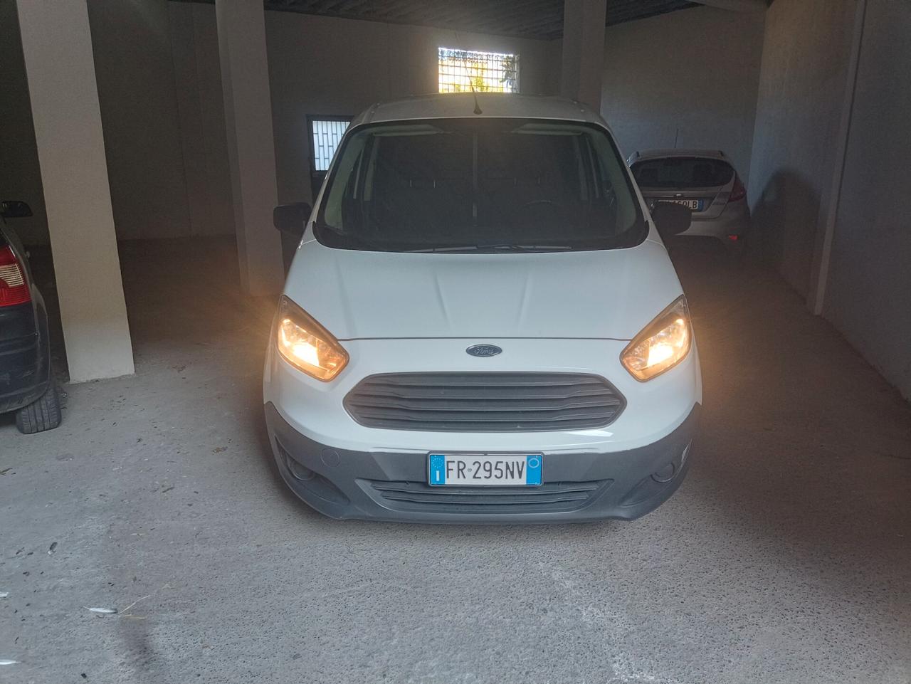 Ford Transit Courier 1.5 TDCi 75CV Van Entry