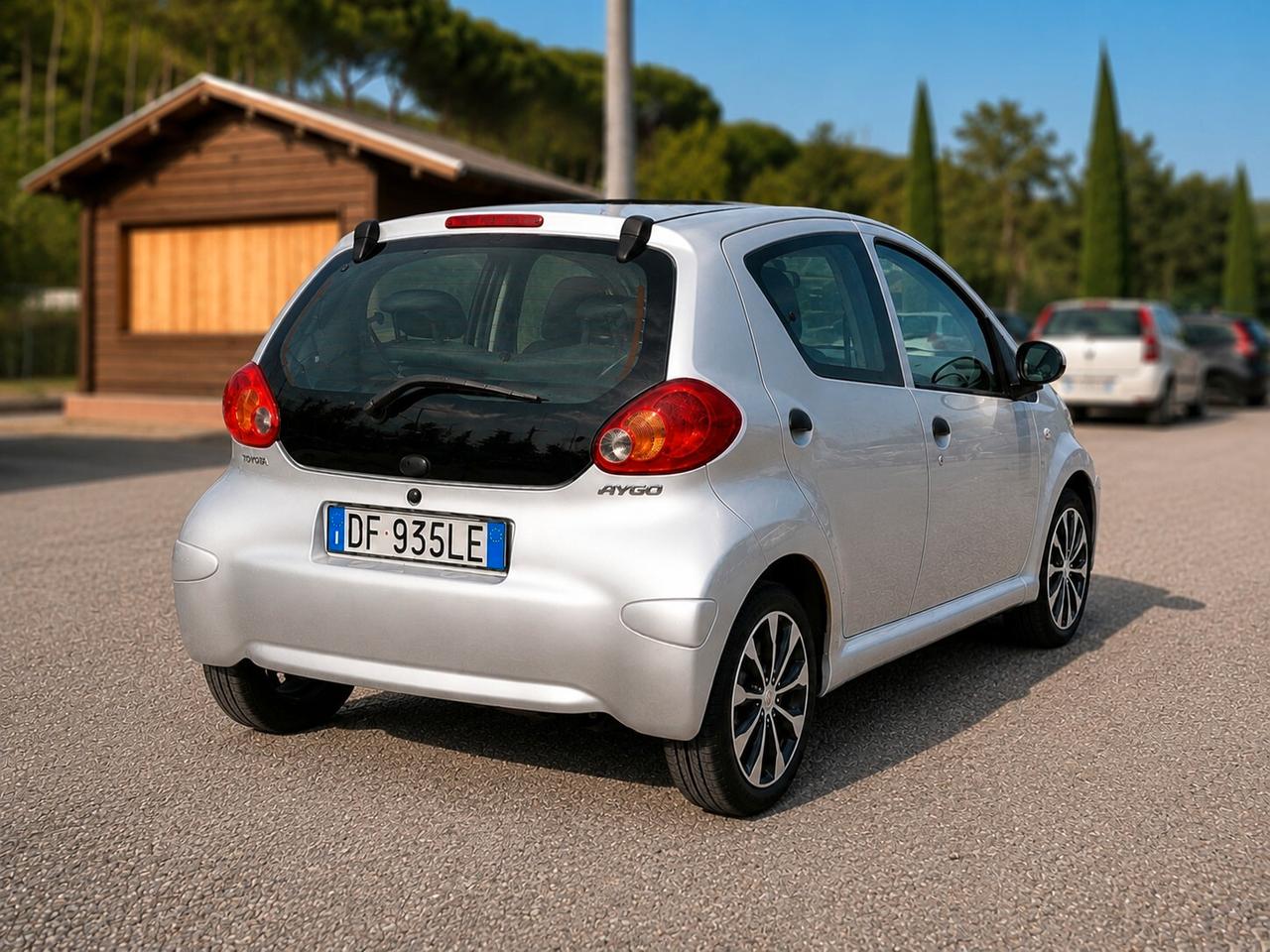 Toyota Aygo 1.0 12V VVT-i 5 porte Sol