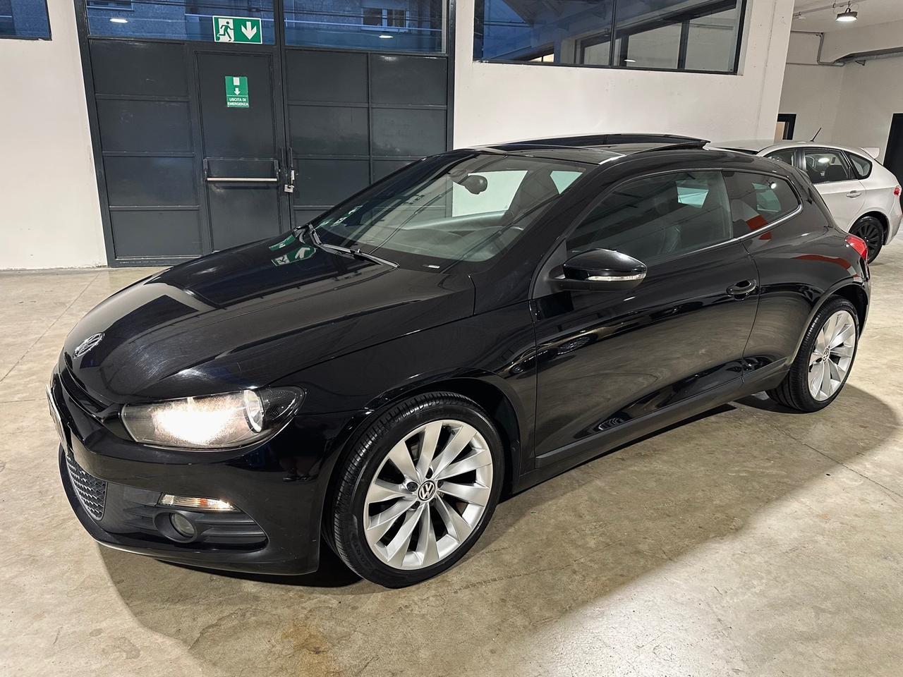 Volkswagen Scirocco 2.0 TDI TETTO-NAVI-UNICOPRIETARIO