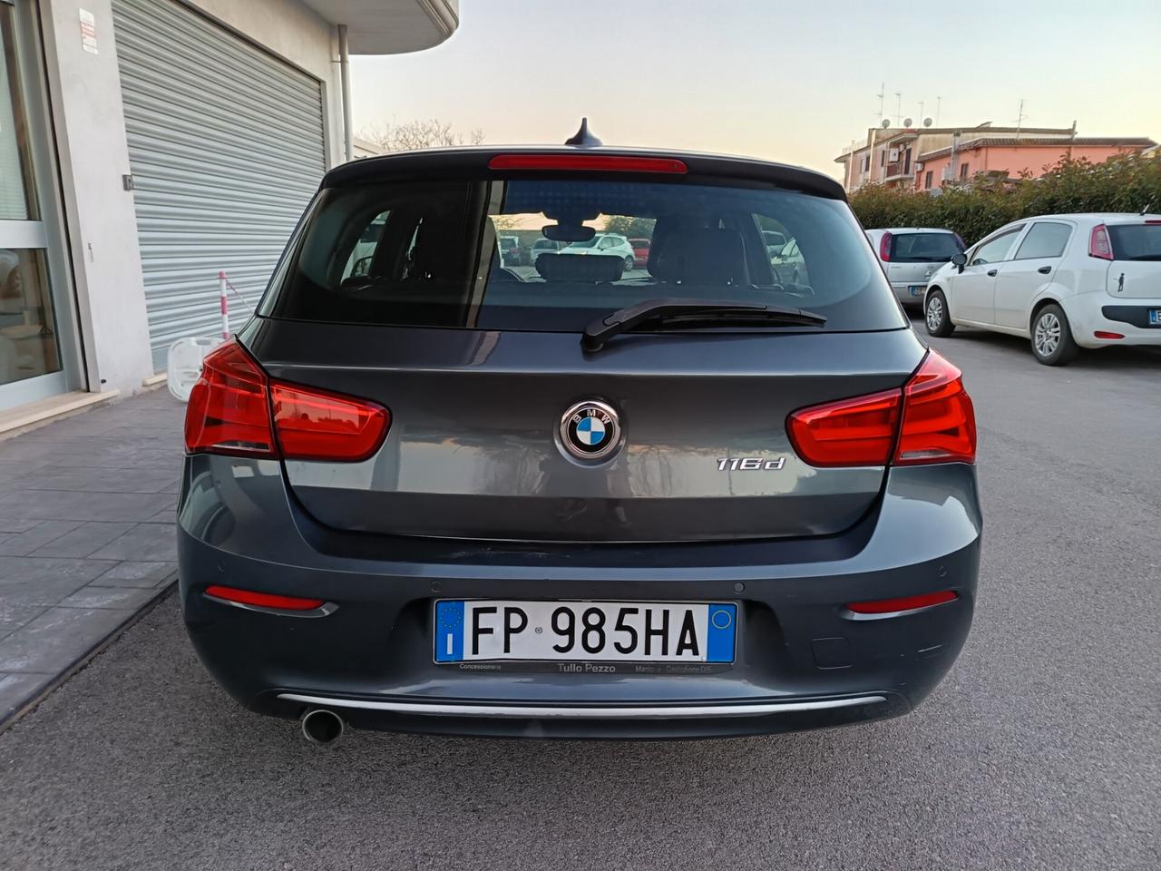 Bmw 116 116d 5p. Urban
