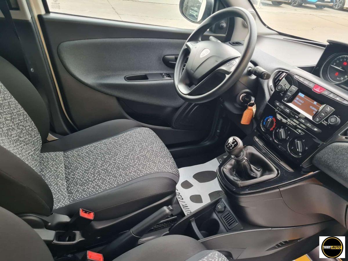 LANCIA Ypsilon 1.2 Benzina-26.000 Km-Neopatentati