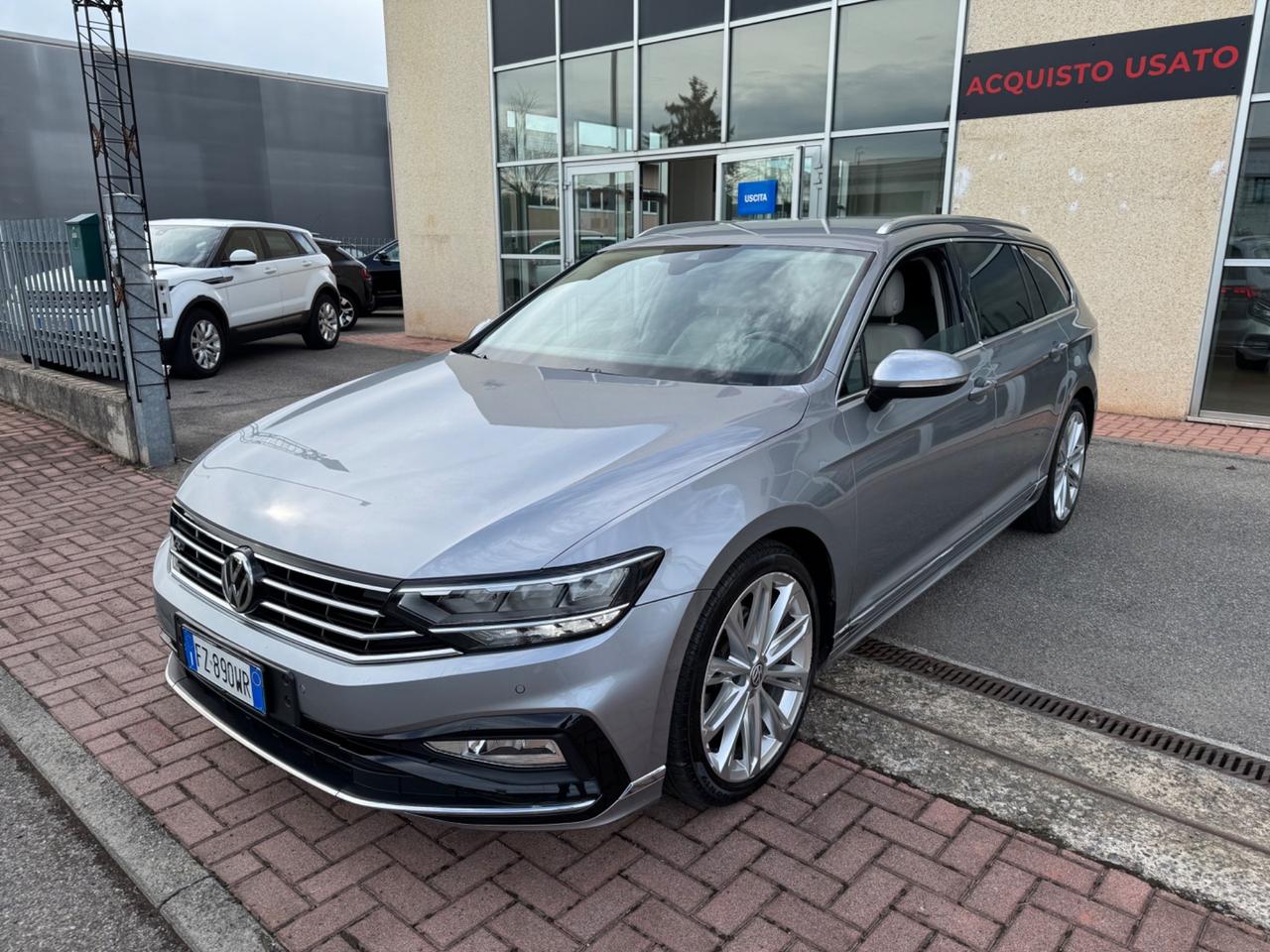 Volkswagen Passat Variant 2.0 TDI SCR EVO DSG Executive R-Line EURO6D TEMP
