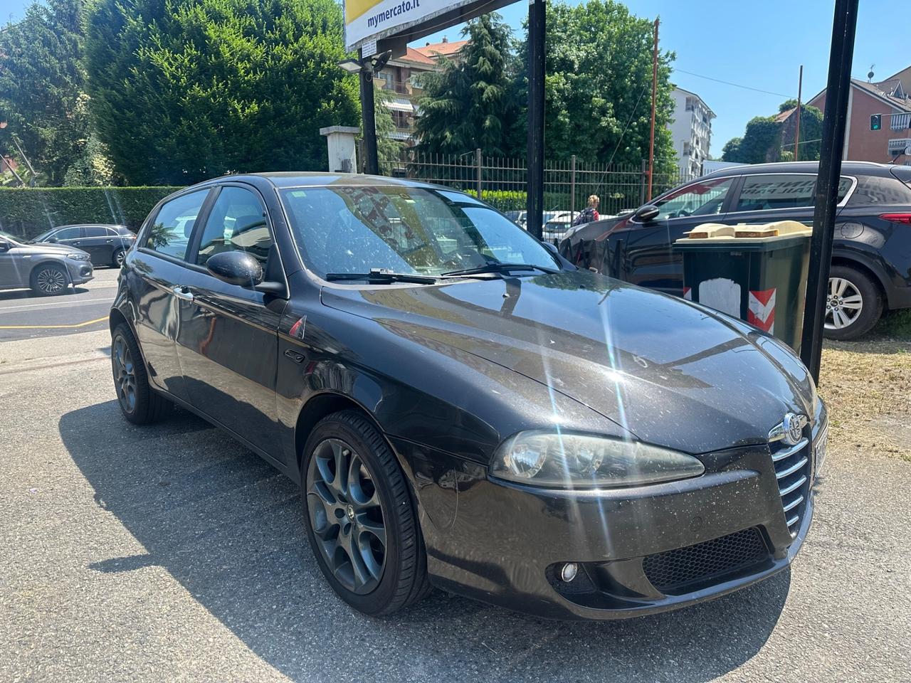 Alfa Romeo 147 1.9 JTD (120) 5 porte Black Line