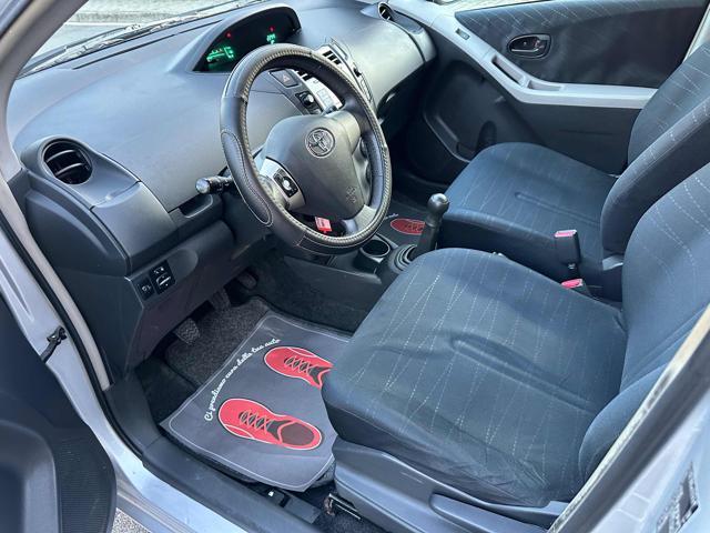 TOYOTA Yaris 1.0 5 porte Sol