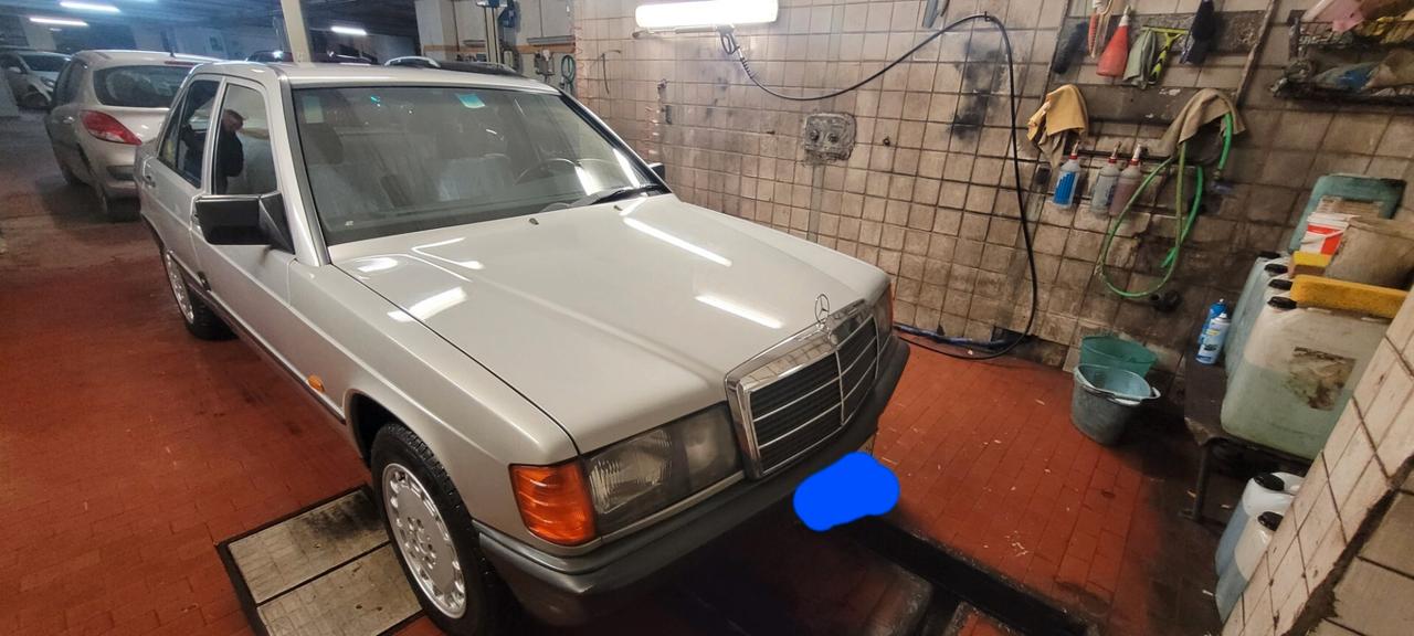 Mercedes-benz 190 2.0 E