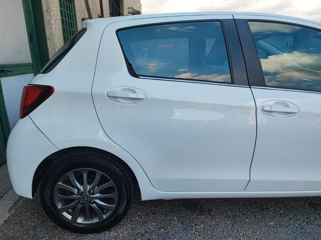 Toyota Yaris 1.0 BENZINA NEOPATENTATI 2016 5 PORTE