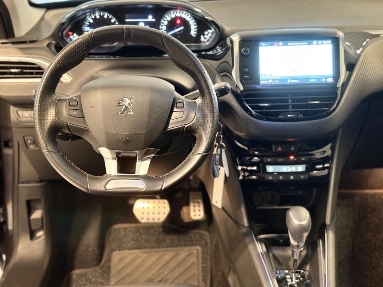 Peugeot 208 5p 1.2 GT Line 30.000KM! Sport