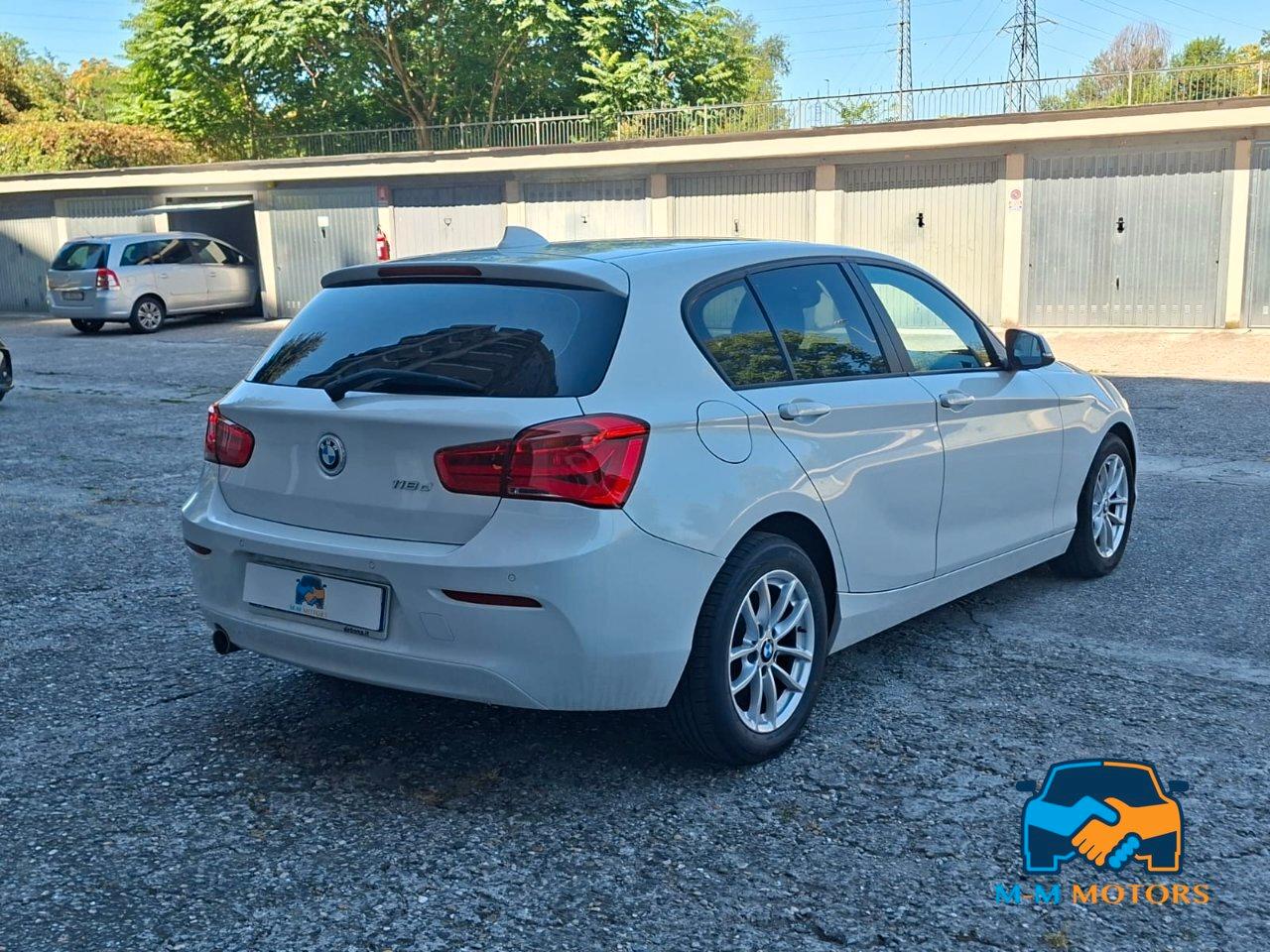 BMW 118 d Advantage 5p auto
