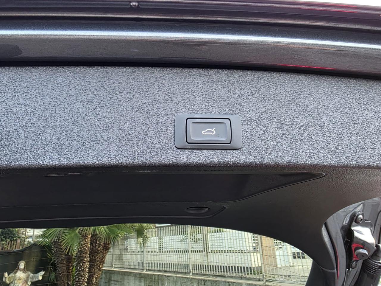 AUDI Q2 3X S-LINE BLACK EDITION