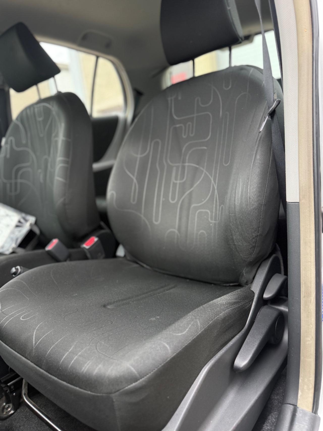 Toyota Yaris 1.0 5 porte