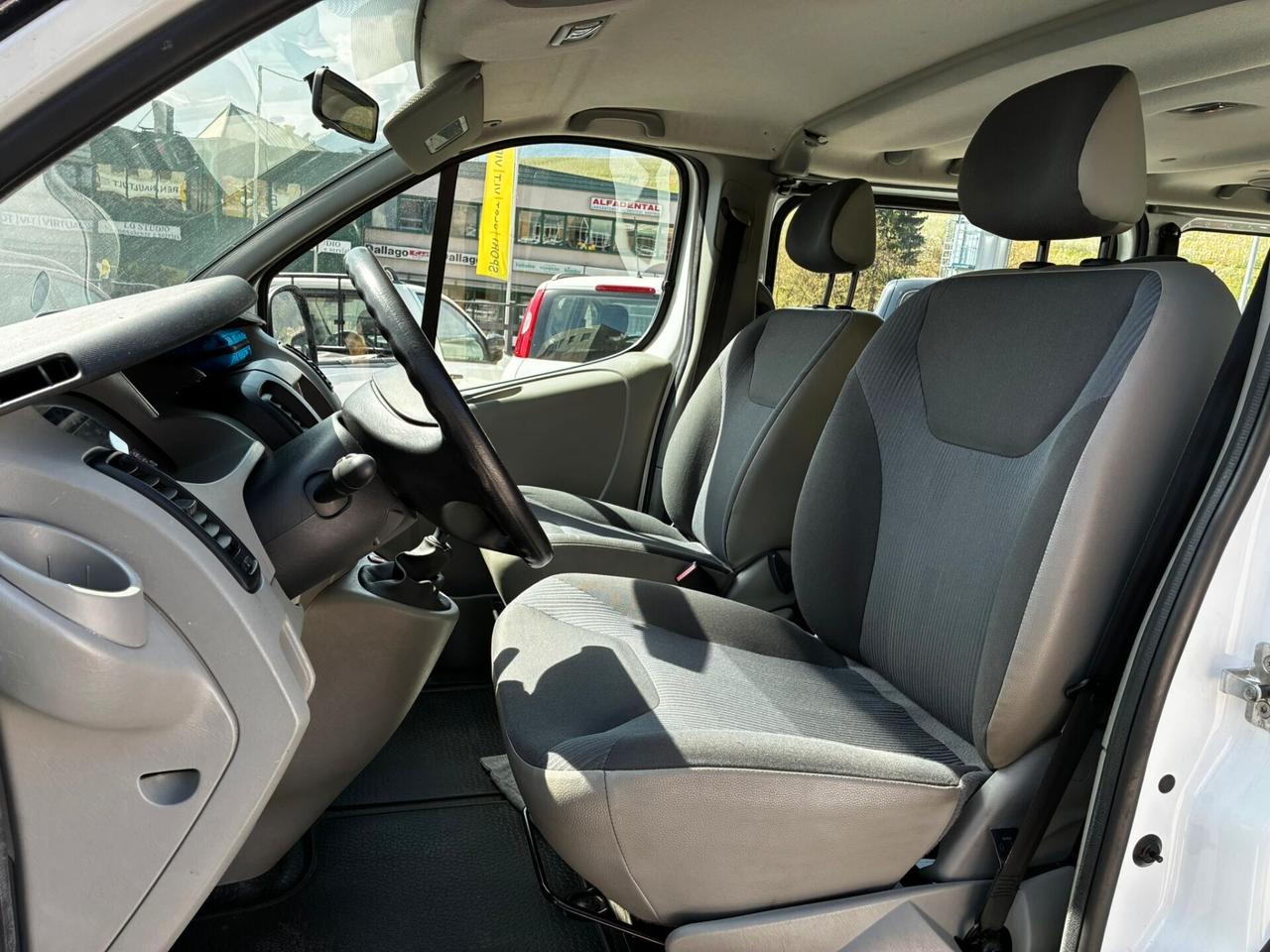 OPEL VIVARO 2.0 CDTI 8POSTI PASSO LUNGO GANCIO TRAINO KM115MILA