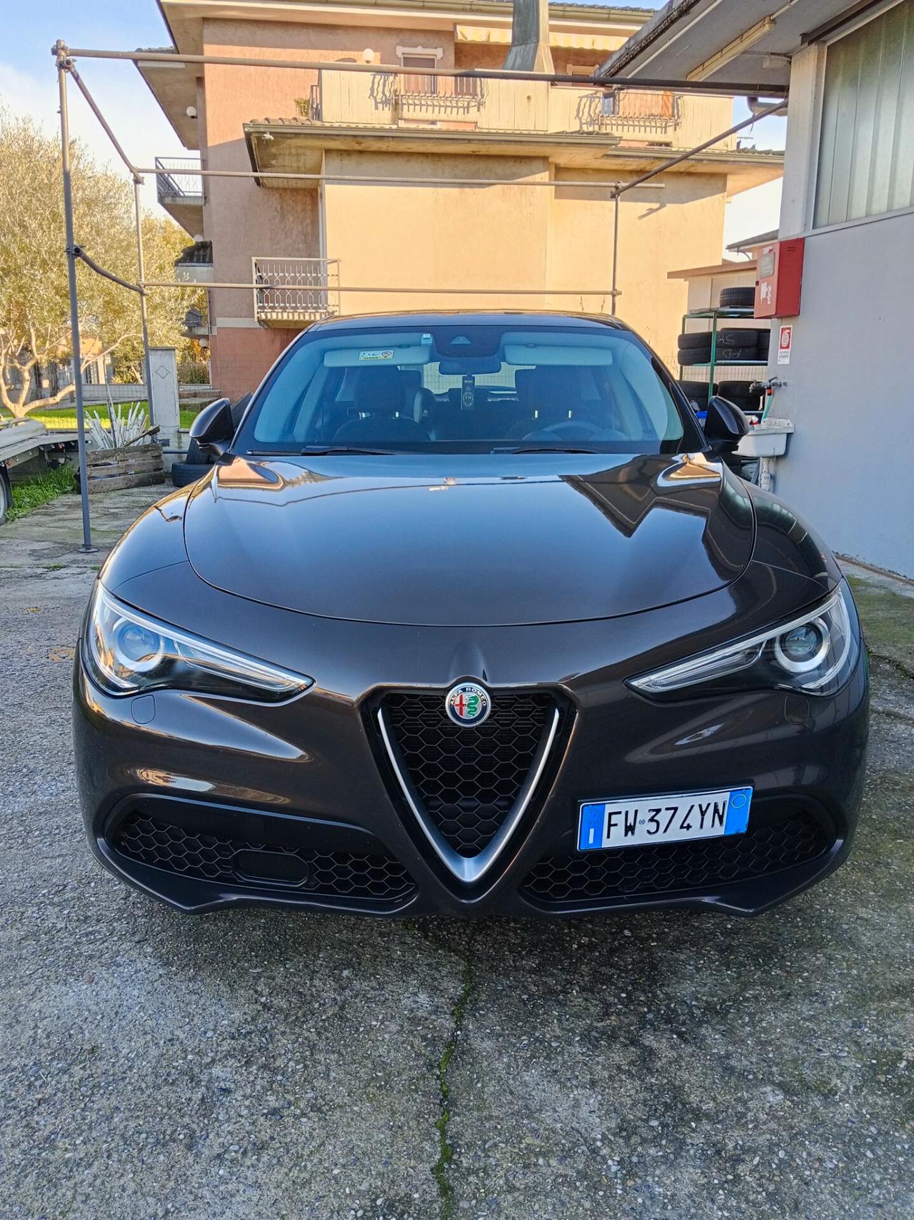 Alfa Romeo Stelvio 2.2 Turbodiesel 160 CV AT8 RWD Business