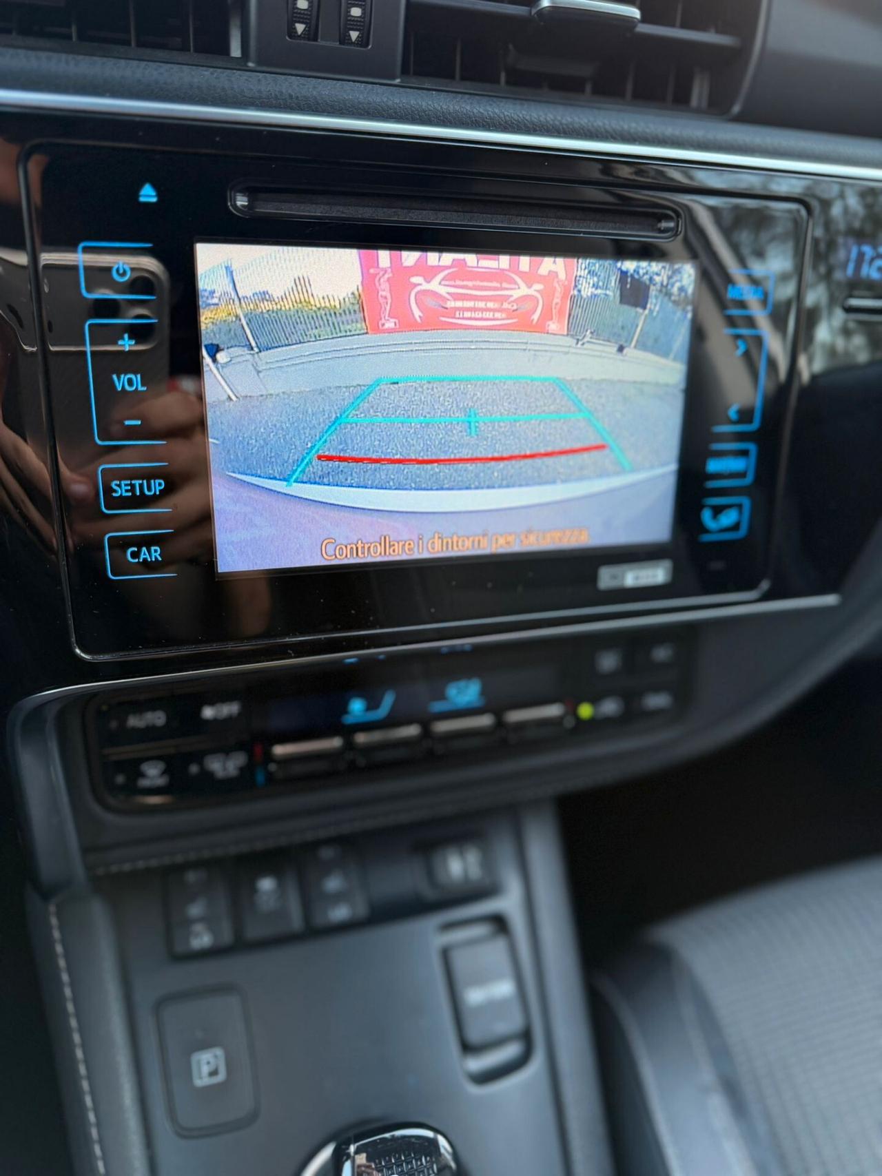 Toyota Auris 1.8 Hybrid Lounge