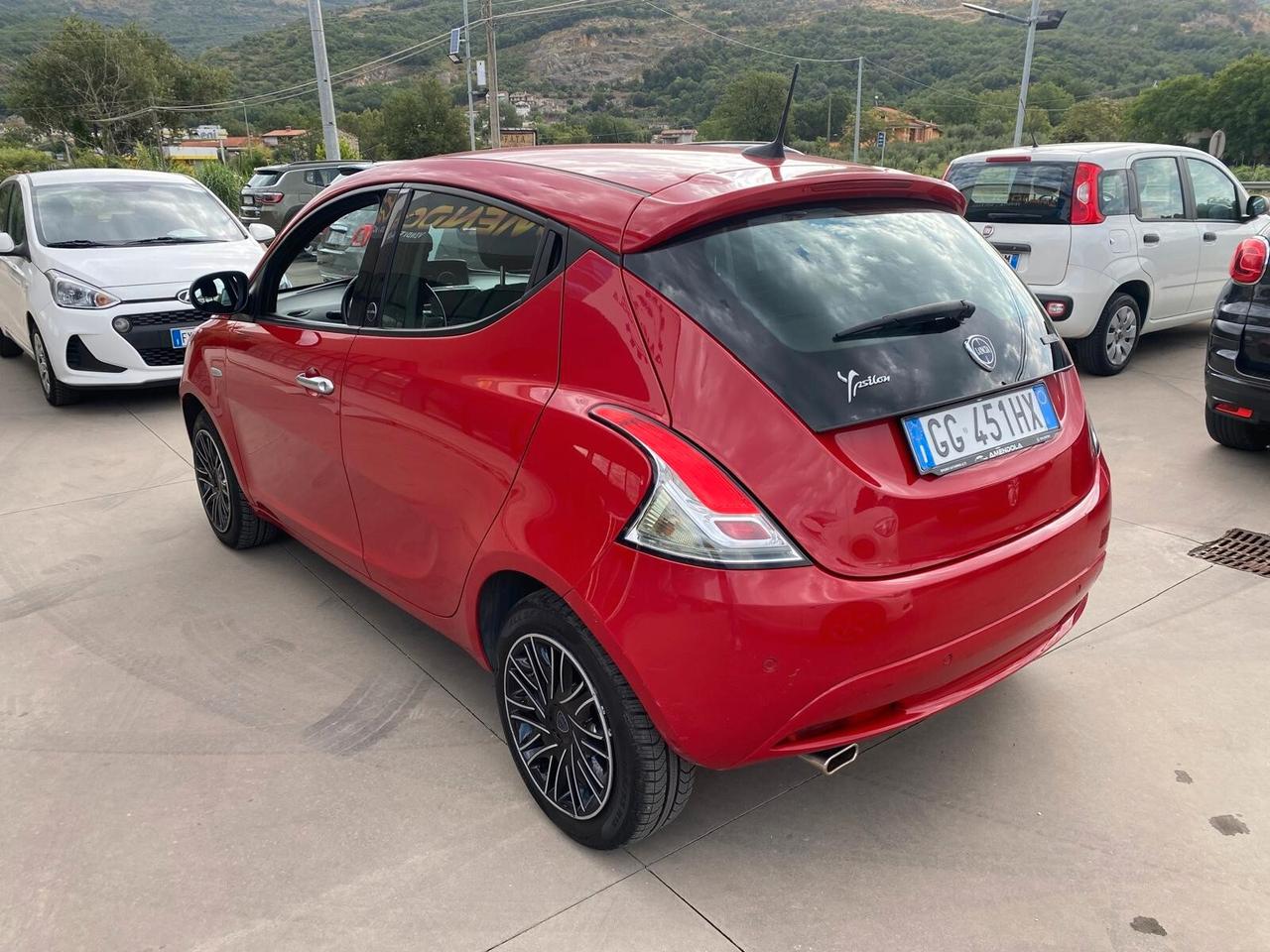 Lancia Ypsilon 1.0 Hybrid Ecochic Gold S&S