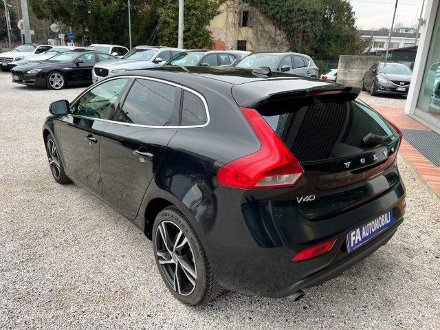 VOLVO V40 D3 Geartronic Momentum