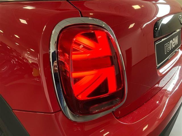 MINI Mini 5 Porte 1.5 Twin Power Turbo Cooper Essential